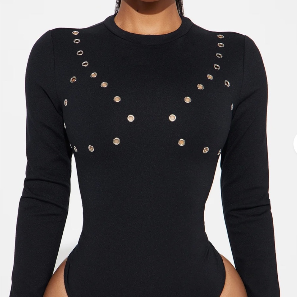 Fashion Nova XS Black Long Sleeve Bodysuit w/silver grommet detail front & back